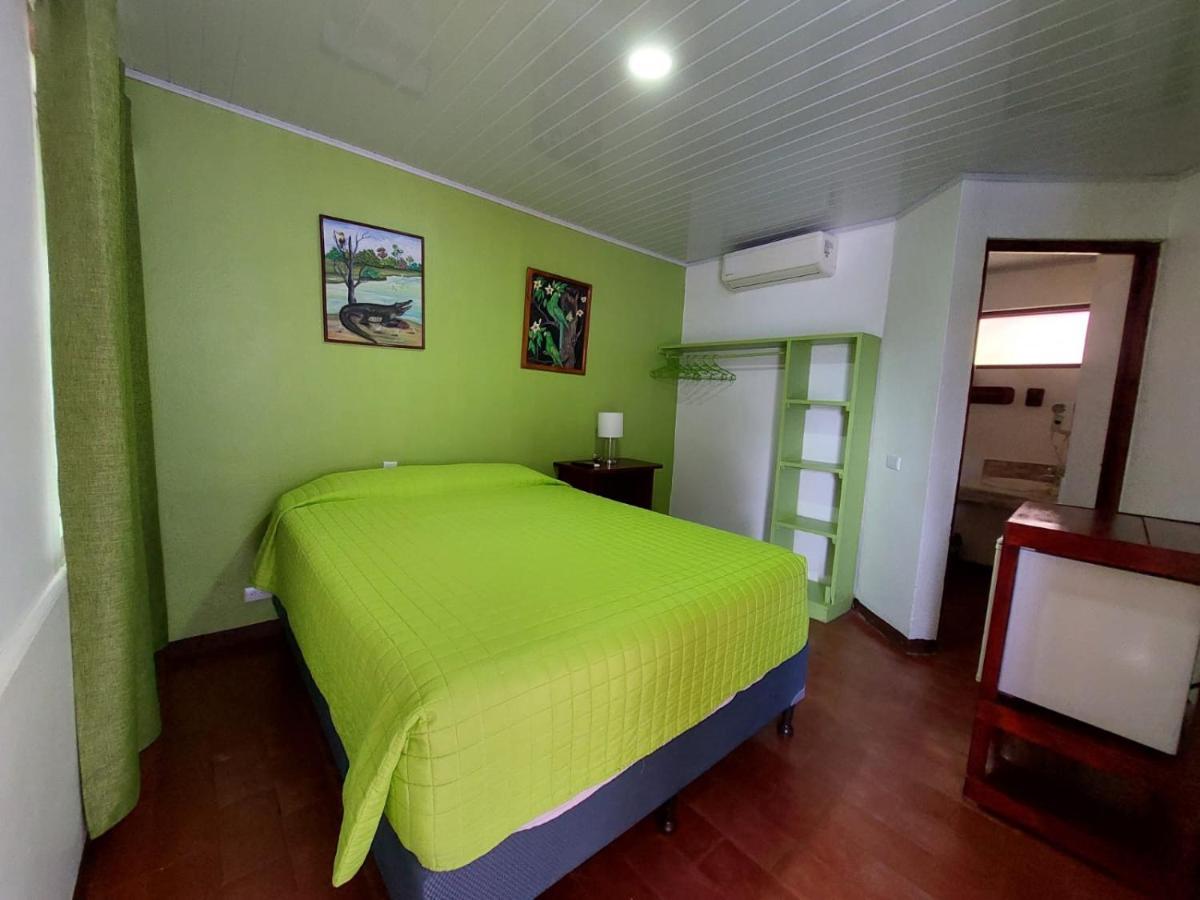Hotel Pez Gallo Golfito Exterior foto